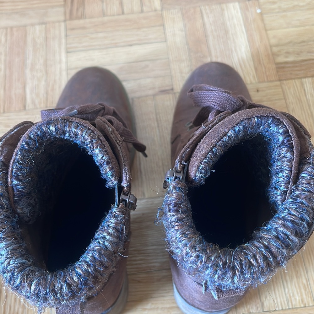 Boots 🥾 - Picture 4 of 4